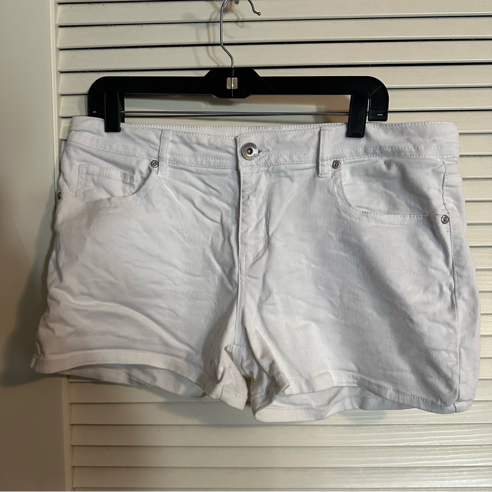 A.n.a. White Jean shorts